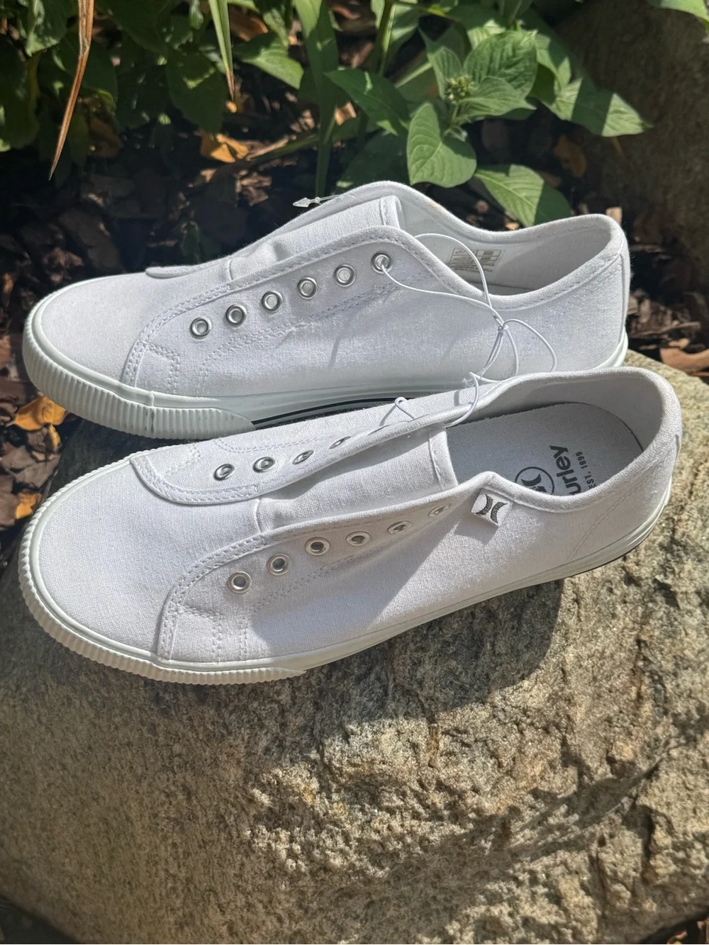 Hurley Chloe White Canvas Slip-On Sneakers 8 NWT - Picture 2 of 10